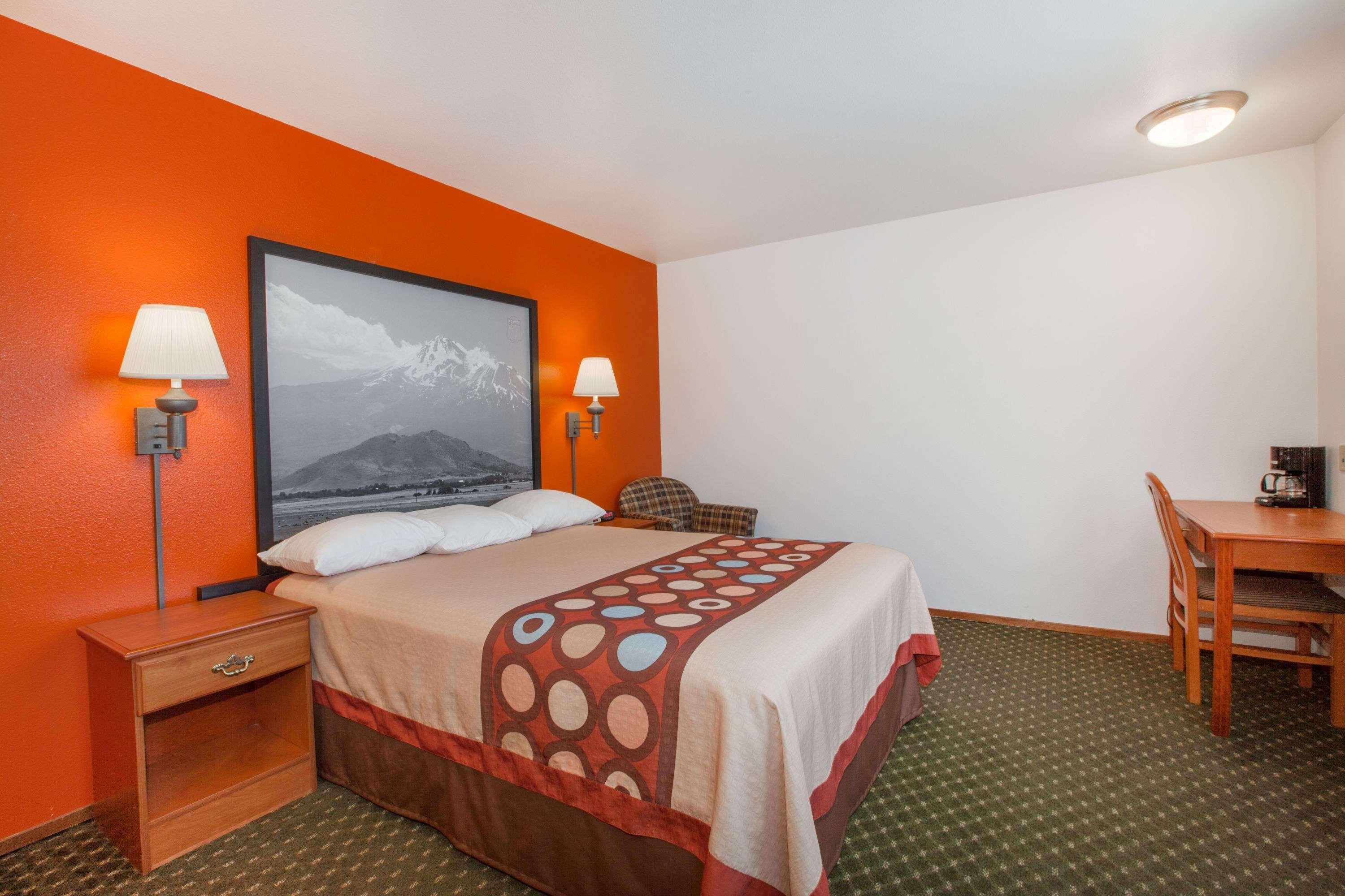 Super 8 By Wyndham Cloverdale Wine Country מראה חיצוני תמונה