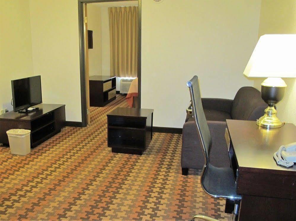 Super 8 By Wyndham Cloverdale Wine Country מראה חיצוני תמונה