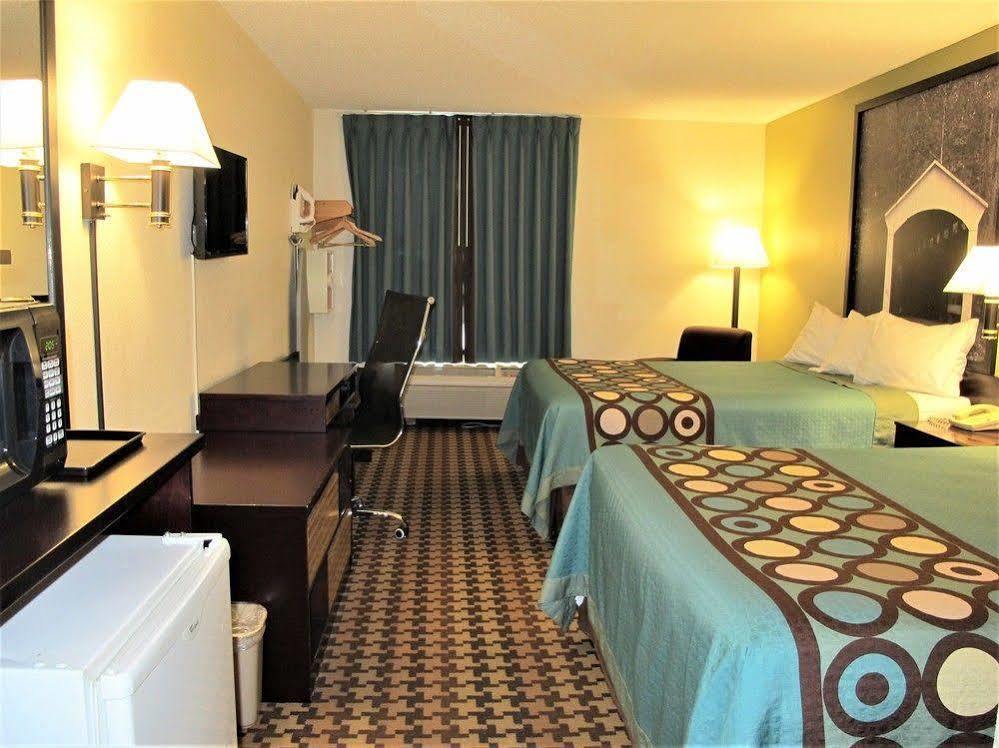 Super 8 By Wyndham Cloverdale Wine Country מראה חיצוני תמונה
